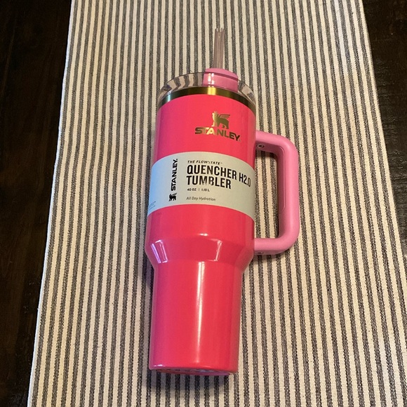 NWT Stanley Hot Pink Quencher - Picture 1 of 4